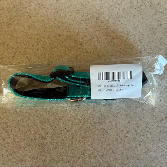 REFLECTIVE DOG COLLAR (NWT) - Picture 3 of 6